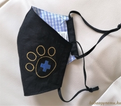 Hímzett szájmaszk képe